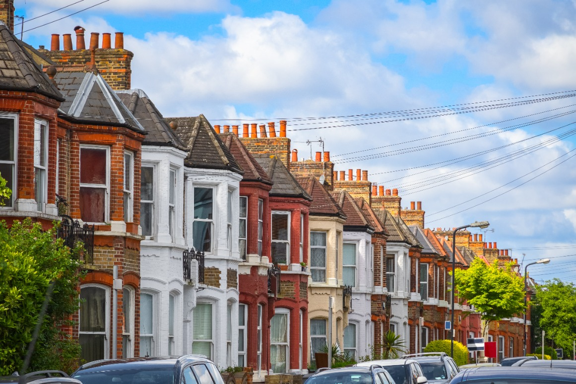 A row of typical British terraced houses around Kensal Rise in London. 